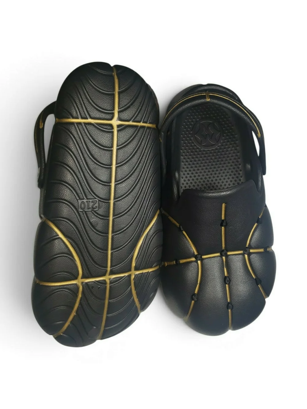 Big kids 2.5/3 clogs, slip on sandals summer beach shoes.